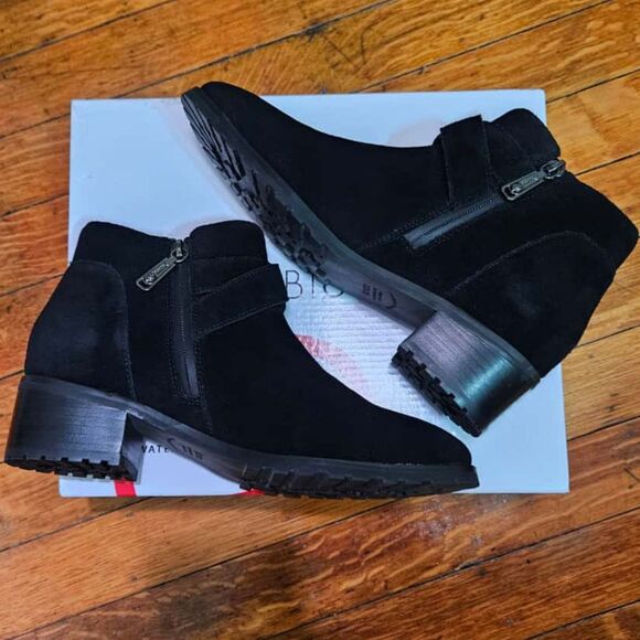 NWB Blondo Sway Waterproof Black Suede Silver Buckle Strap Ankle Boots 6.5 - Picture 2 of 7